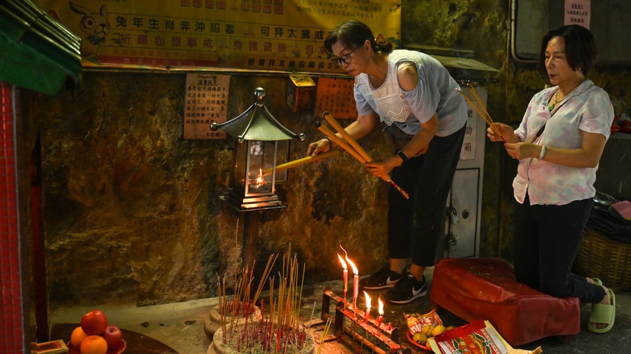 An evocative image linked to the Hungry Ghost Festival, illustrating traditional offerings for spirits.