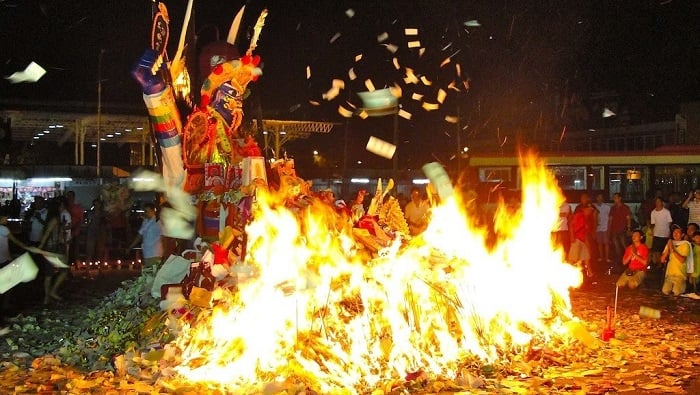 Beautiful offerings prepared for the Hungry Ghost Festival.