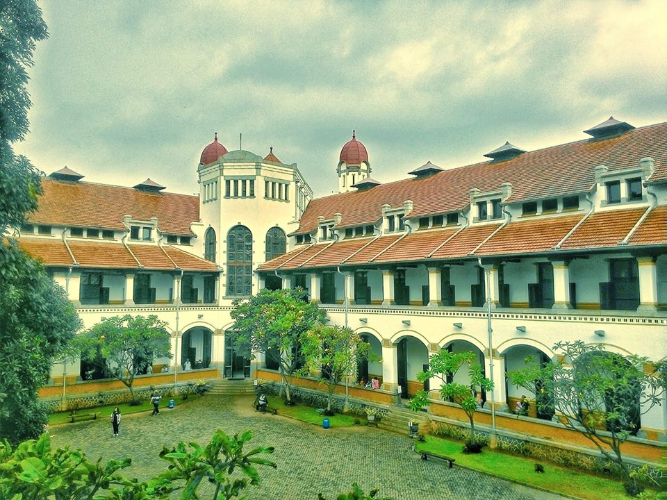 The iconic front view of Lawang Sewu, a symbol of haunted history