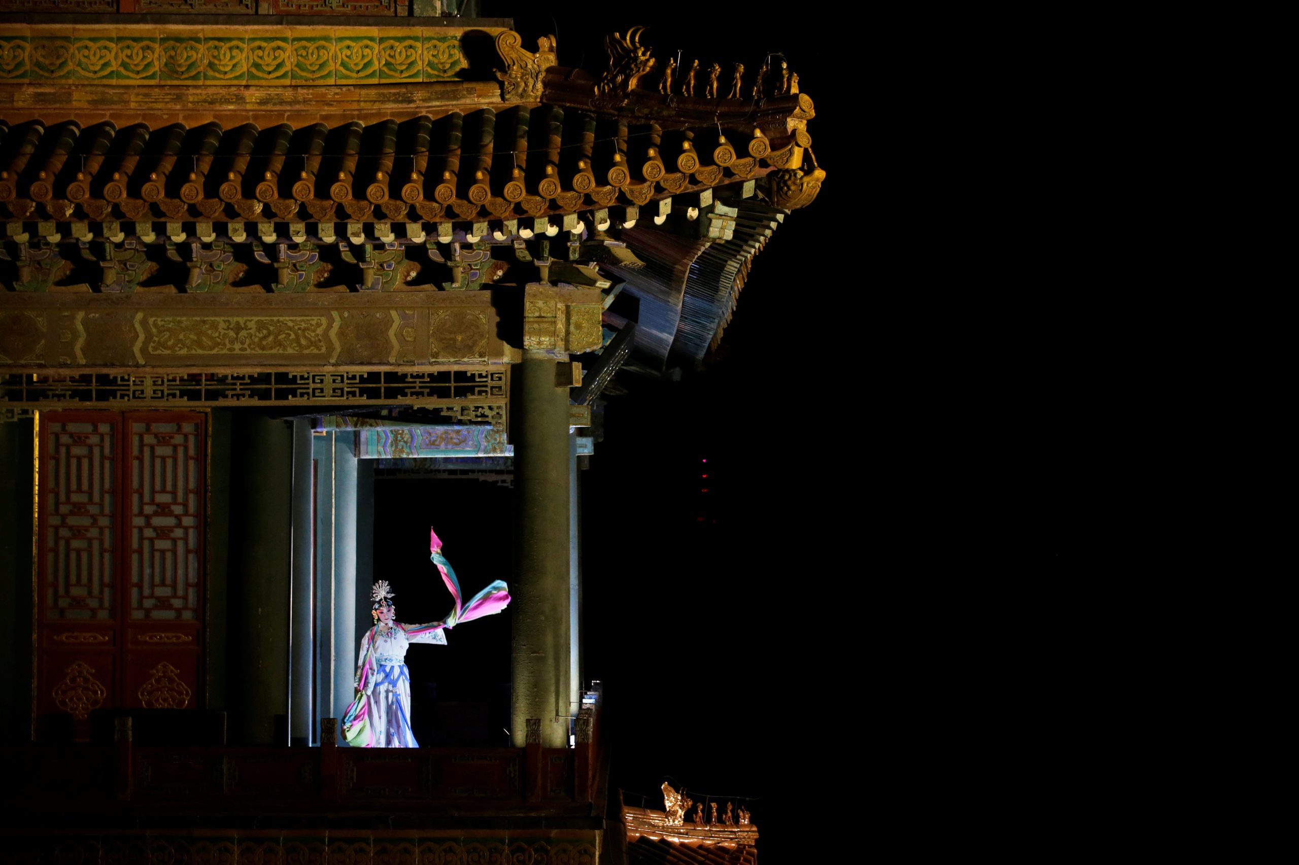 China's Forbidden City opens to the general public at night for the first time in years