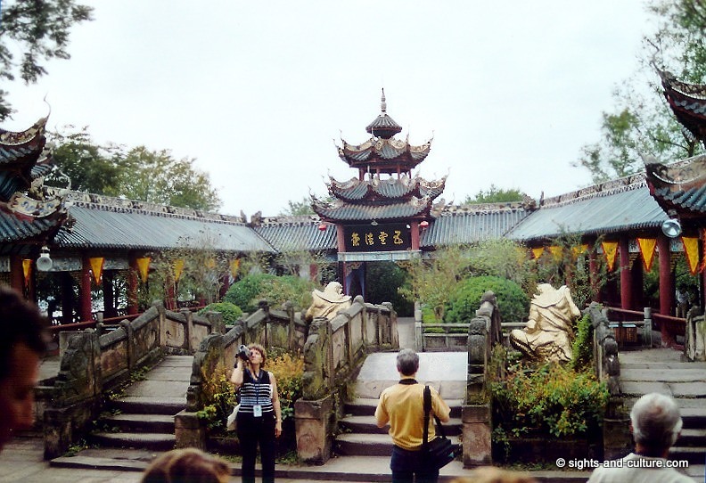 Ghost Town Fengdu - Bridge of Helplessness